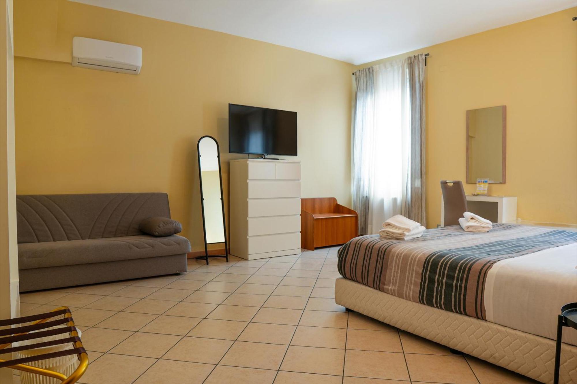 Smart Hotel Ferrara Exterior photo